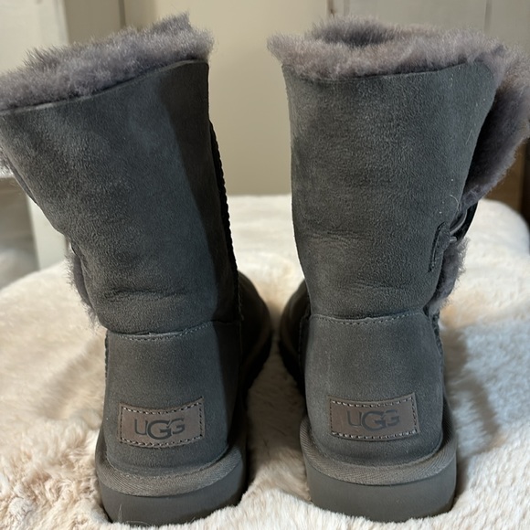 UGG Women’s Bailey Button II Boot - Picture 10 of 17